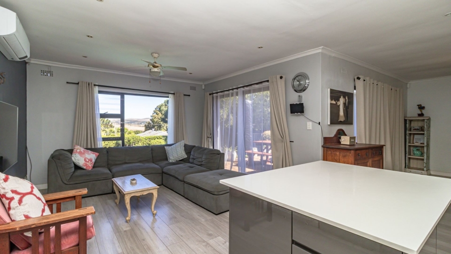 To Let 4 Bedroom Property for Rent in Kenridge Heights Western Cape